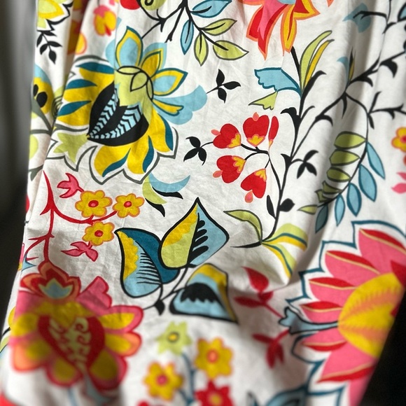 Ann Taylor Factory White with Bright Floral Mid Length Skirt Size 4P - Picture 3 of 6